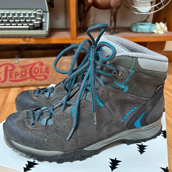 Lowa Shoes - Lowa Focus GTS Mid Hiking Boot Women’s size 7